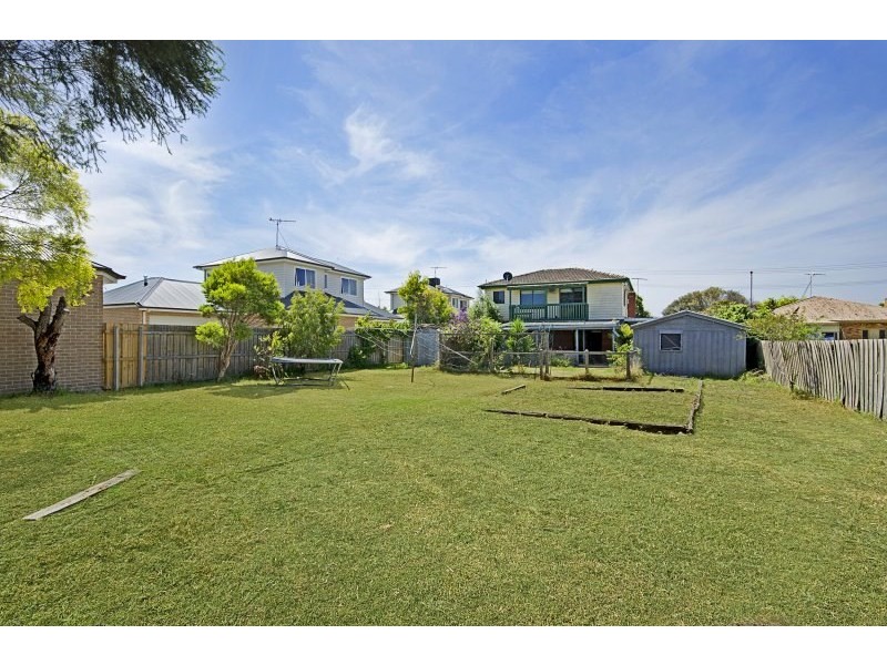 23 Toyne Avenue, Hamlyn Heights VIC 3215