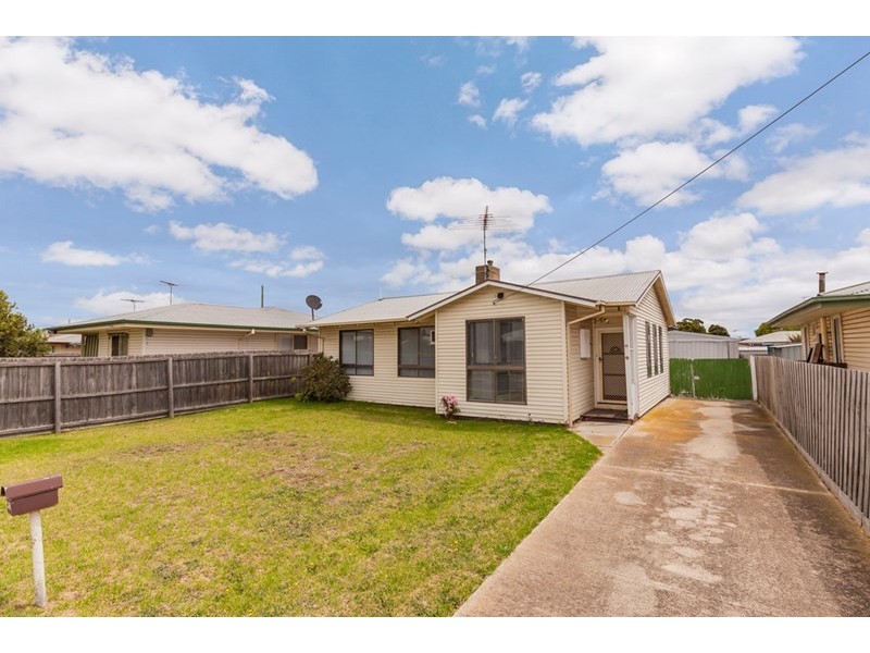 31 Watsonia Grove, Norlane VIC 3214