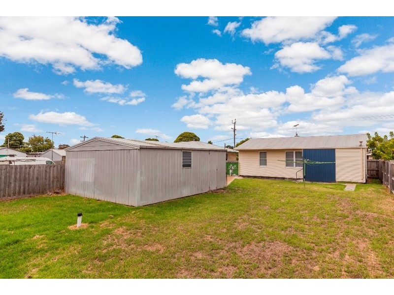 31 Watsonia Grove, Norlane VIC 3214