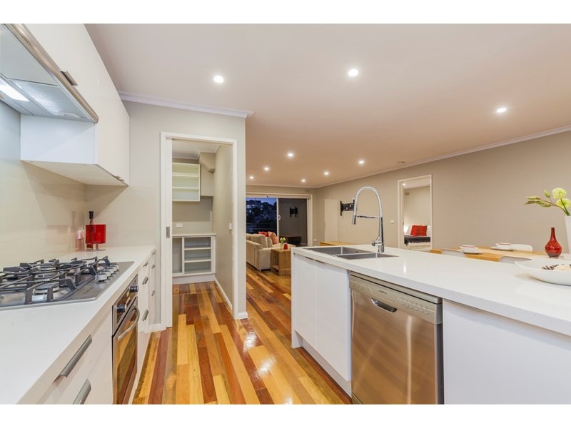 2 Heathfield Court, Newtown VIC 3220