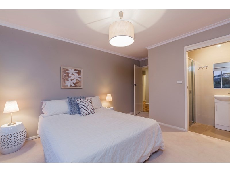 2 Heathfield Court, Newtown VIC 3220