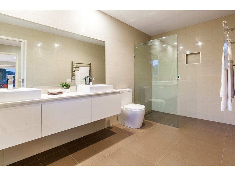 2 Heathfield Court, Newtown VIC 3220