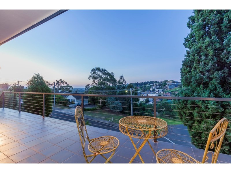 2 Heathfield Court, Newtown VIC 3220