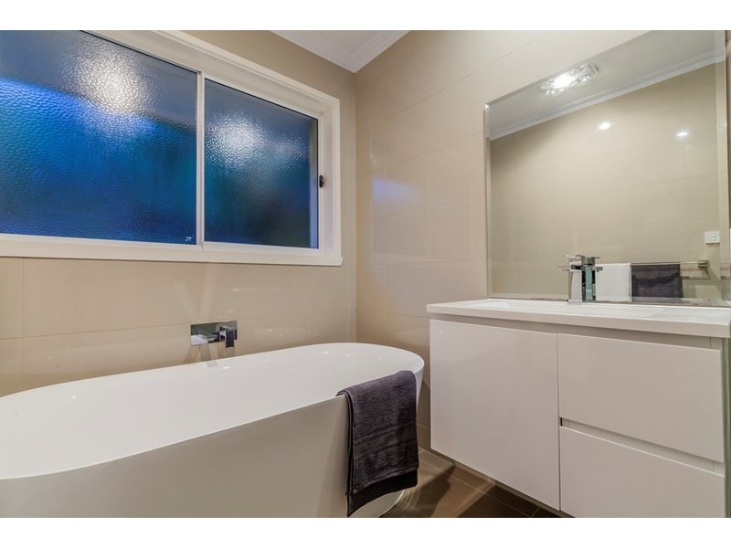 2 Heathfield Court, Newtown VIC 3220