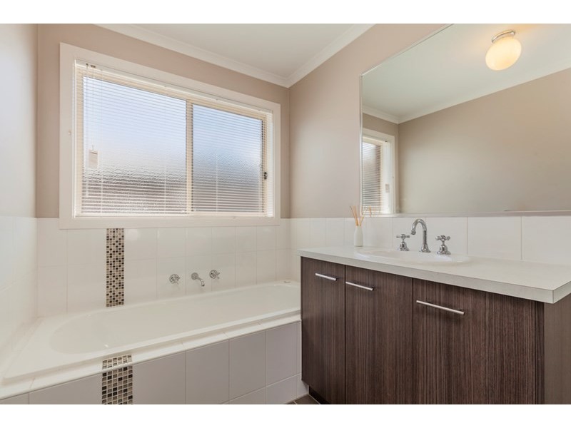 18 Hillclimb Drive, Leopold VIC 3224