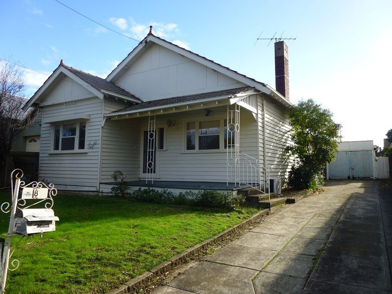 8 Kooyong Road, Geelong VIC 3220