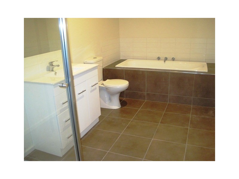 2/8 Nikola Court, Marshall VIC 3216