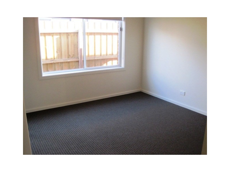 2/8 Nikola Court, Marshall VIC 3216