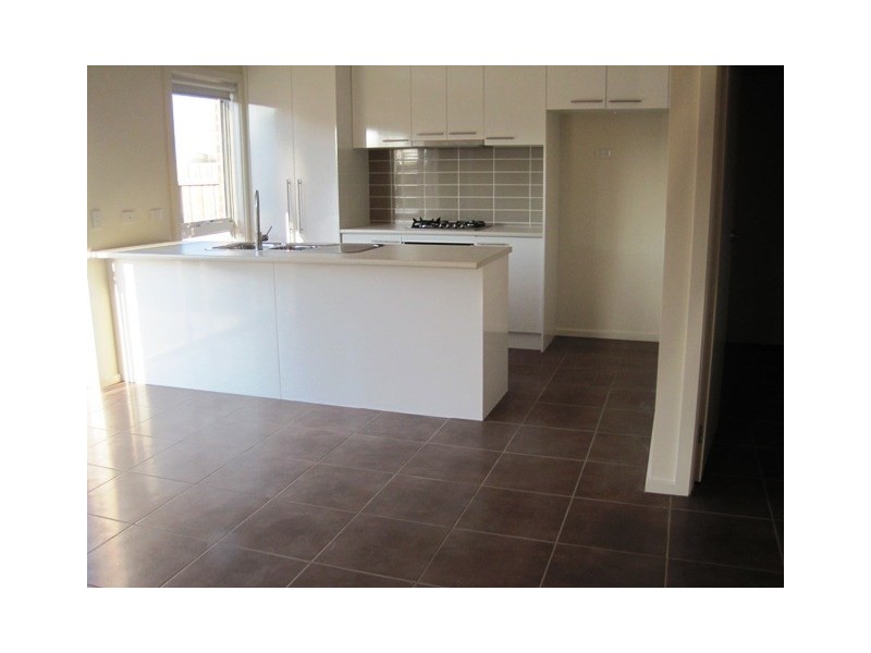 2/8 Nikola Court, Marshall VIC 3216