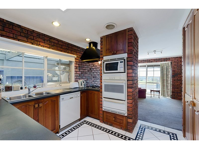 42 Kensington Road, Leopold VIC 3224