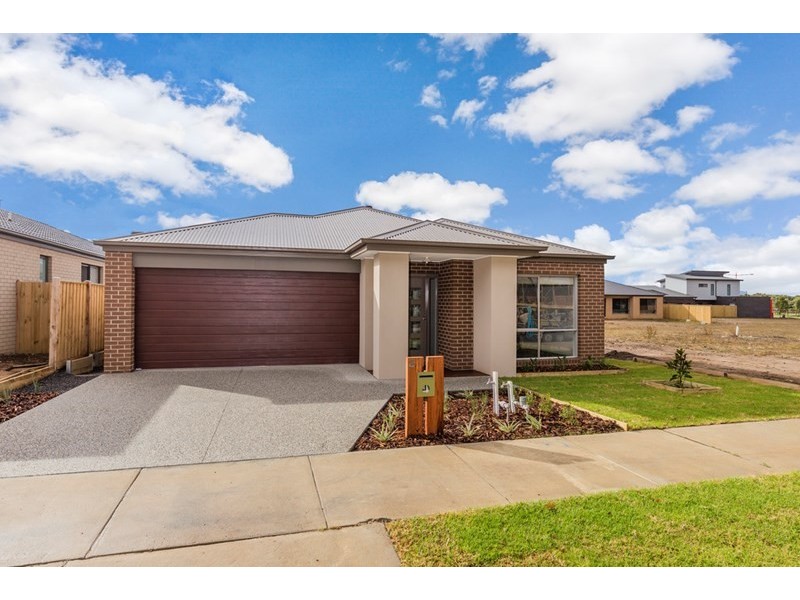 8 Remarkable Drive, Mount Duneed VIC 3216