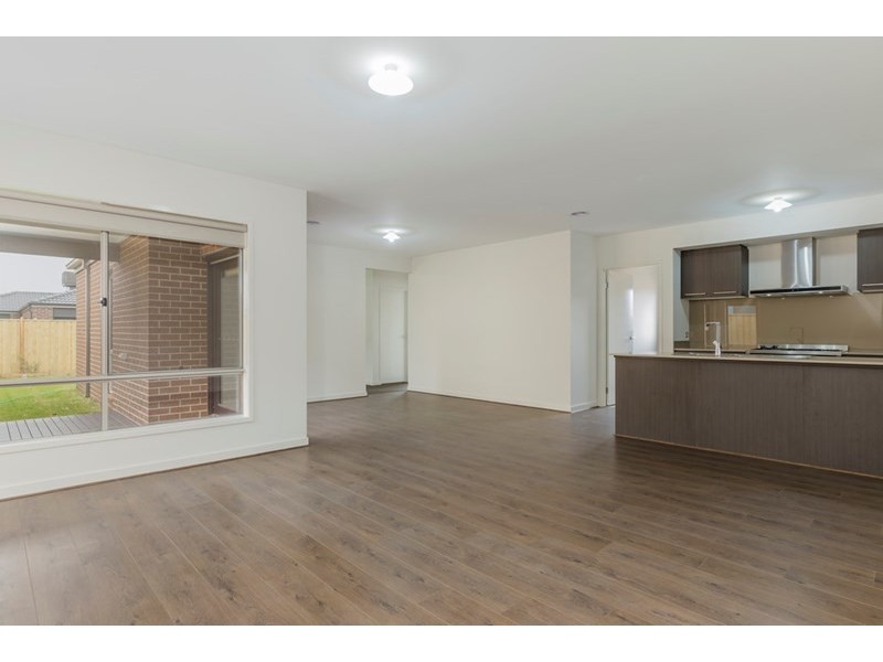 8 Remarkable Drive, Mount Duneed VIC 3216