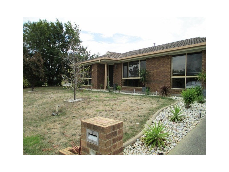 27 Villea Avenue, Grovedale VIC 3216