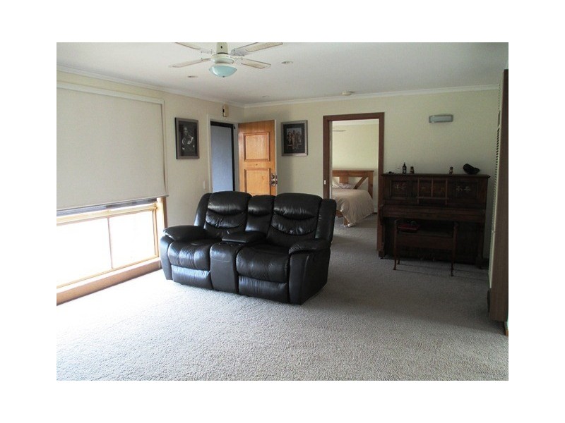 27 Villea Avenue, Grovedale VIC 3216