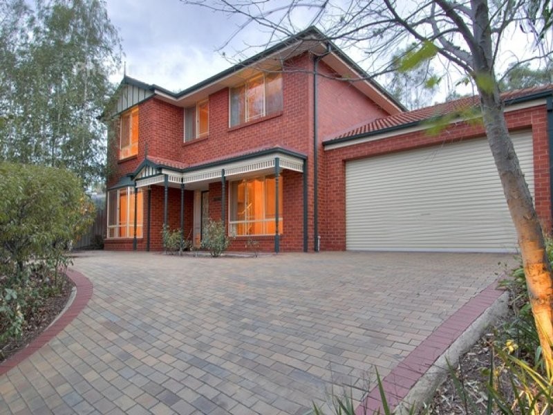 10 Leilani Court, Highton VIC 3216