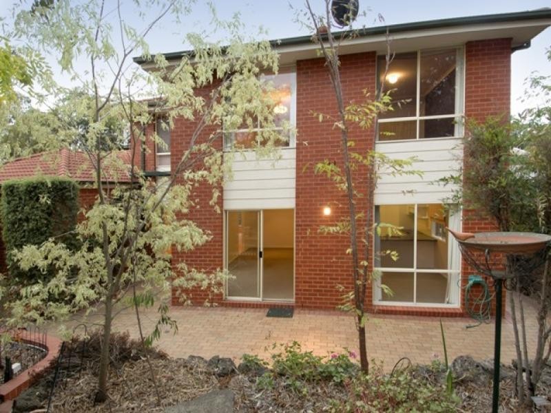 10 Leilani Court, Highton VIC 3216