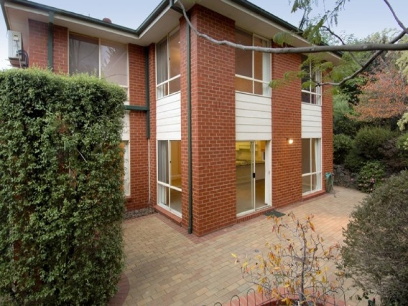 10 Leilani Court, Highton VIC 3216