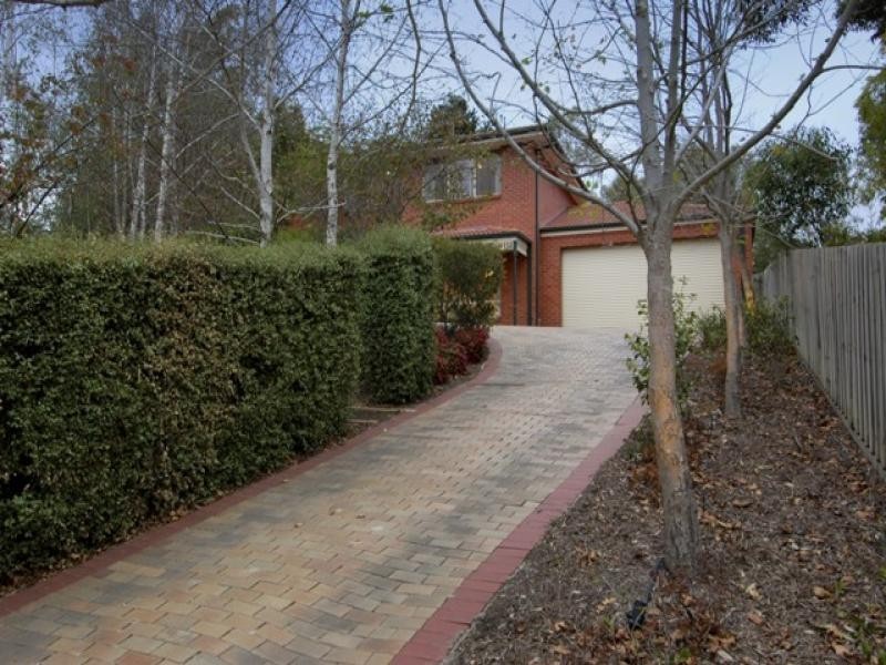 10 Leilani Court, Highton VIC 3216