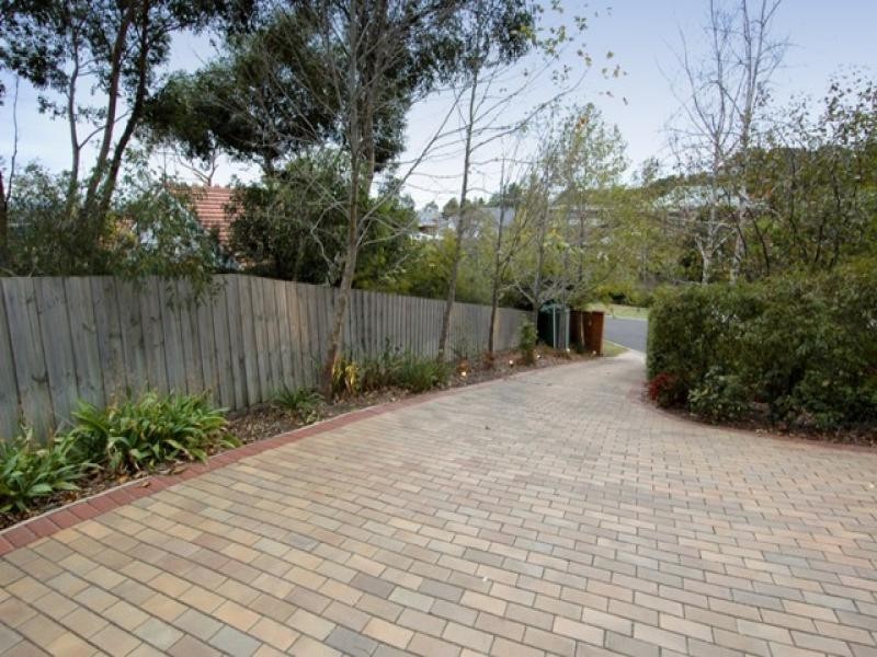 10 Leilani Court, Highton VIC 3216