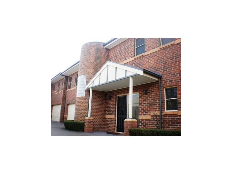 2/13 Griffen Street, Hamlyn Heights VIC 3215