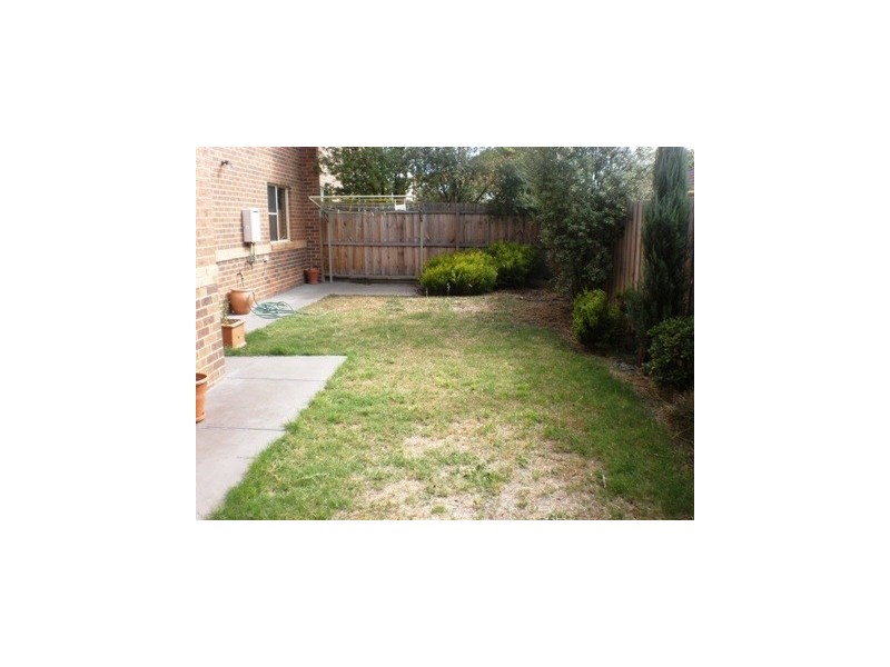 2/13 Griffen Street, Hamlyn Heights VIC 3215