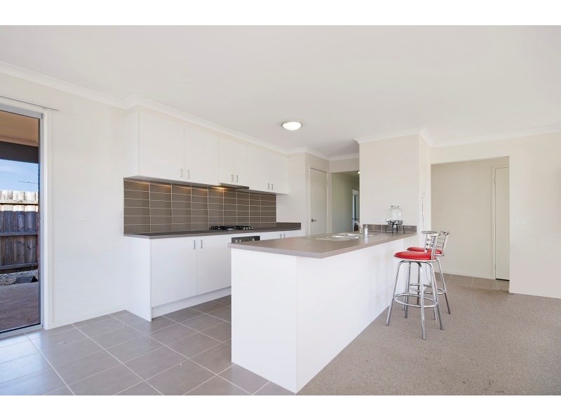 55 Oakwood Crescent, Waurn Ponds VIC 3216