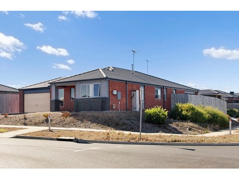 55 Oakwood Crescent, Waurn Ponds VIC 3216