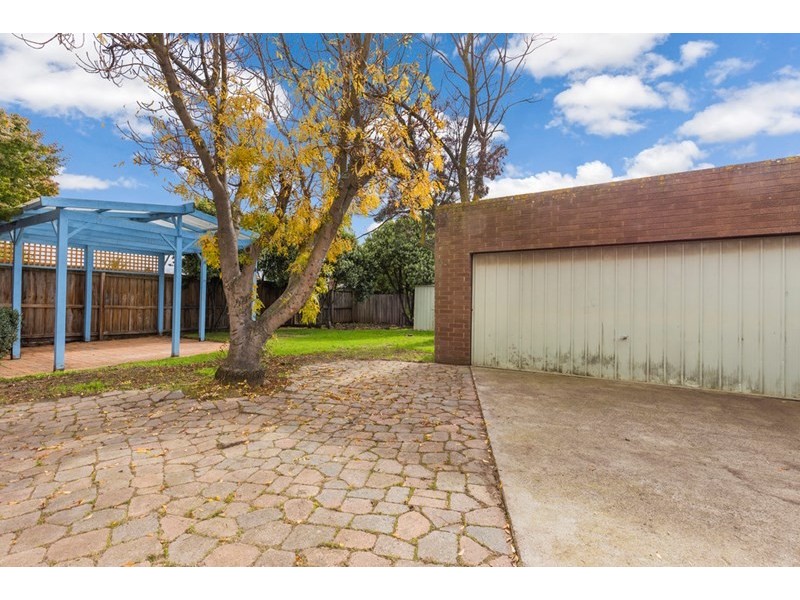 100 Kinlock Street, Bell Post Hill VIC 3215