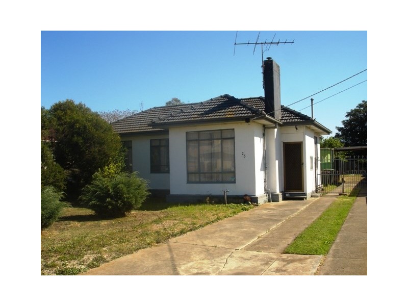 25 Pettitt Crescent, Norlane VIC 3214