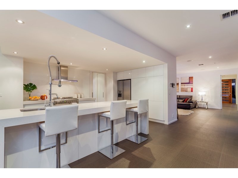 37 Bond Street, Newtown VIC 3220