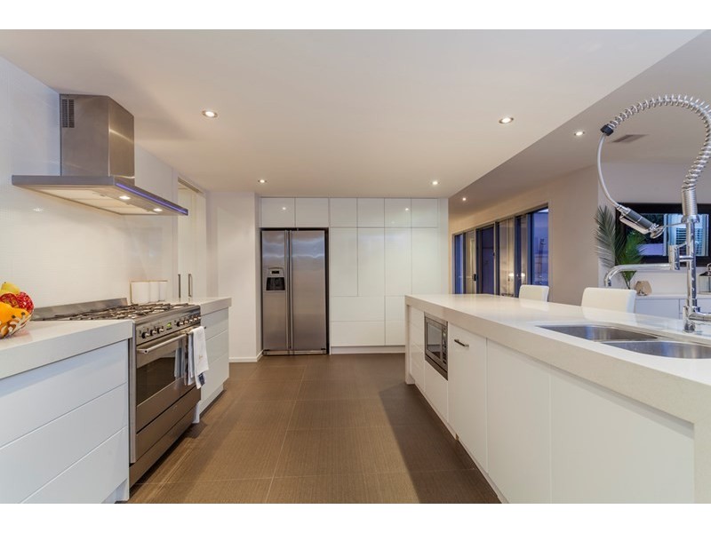 37 Bond Street, Newtown VIC 3220