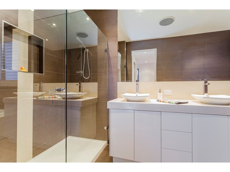 37 Bond Street, Newtown VIC 3220