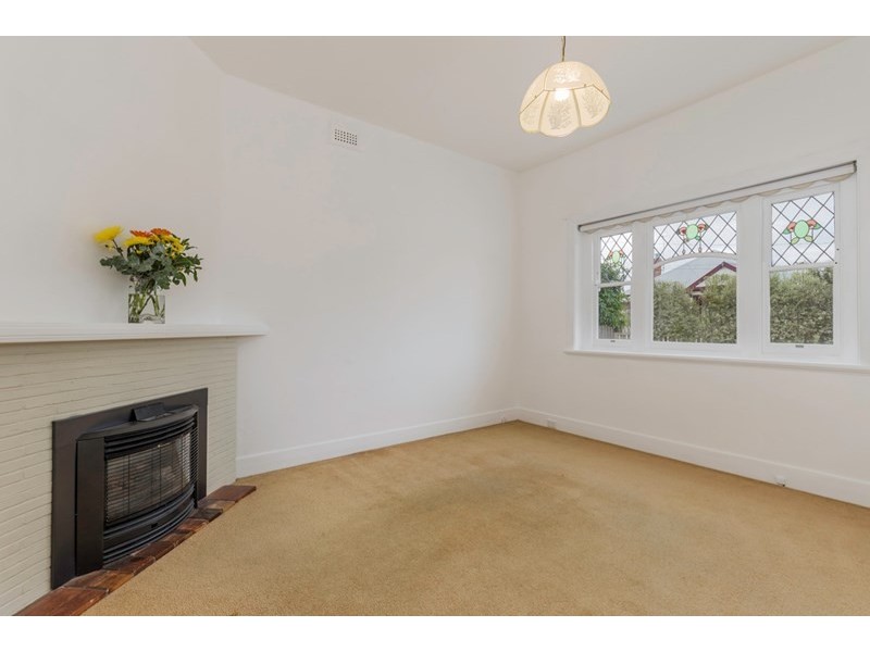 9 George Street, Geelong West VIC 3218