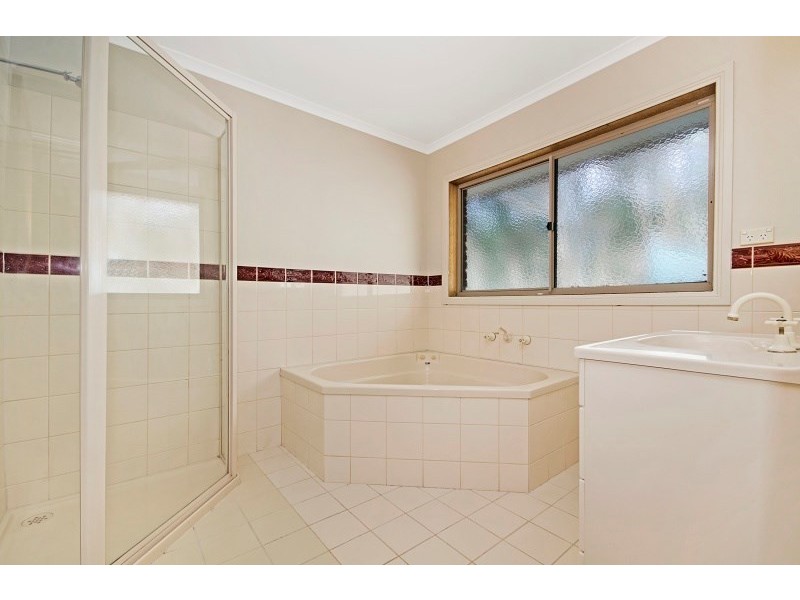 10 Bourbon Way, Waurn Ponds VIC 3216