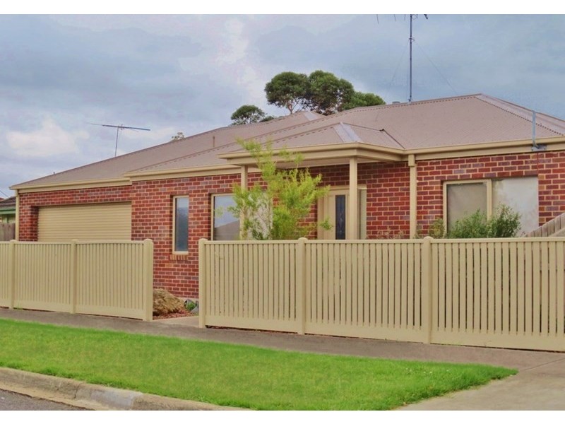 17 Cheltenham Road, Newcomb VIC 3219