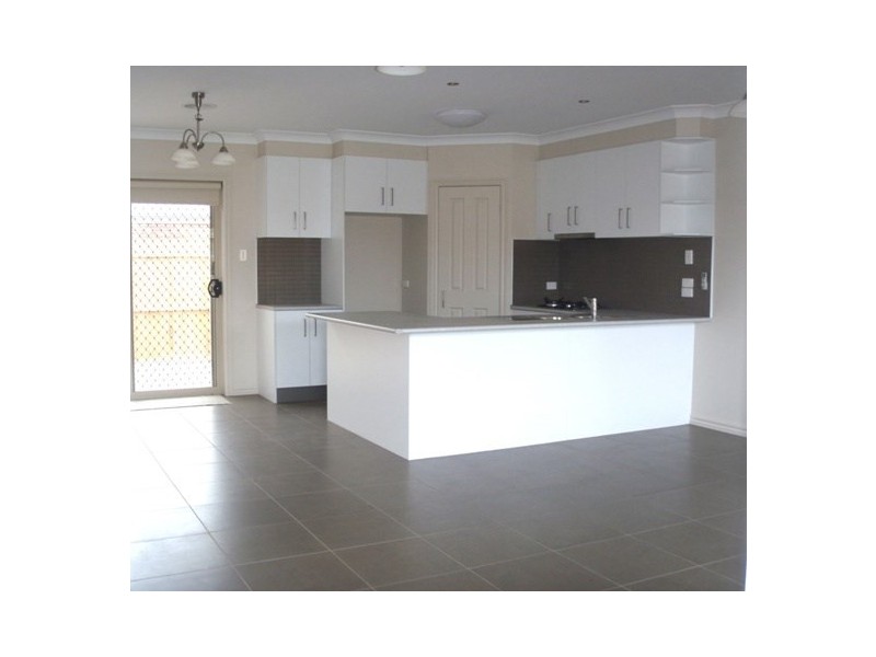 17 Cheltenham Road, Newcomb VIC 3219