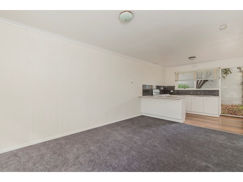 2/7 Azilemot Avenue, Herne Hill VIC 3218