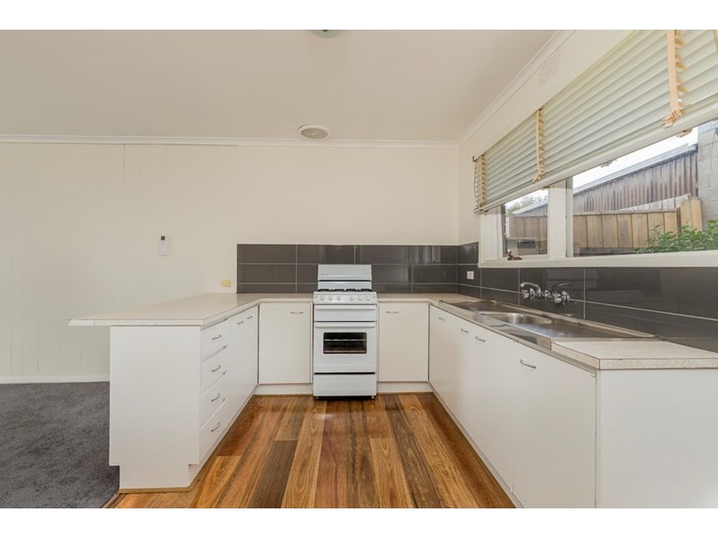 2/7 Azilemot Avenue, Herne Hill VIC 3218