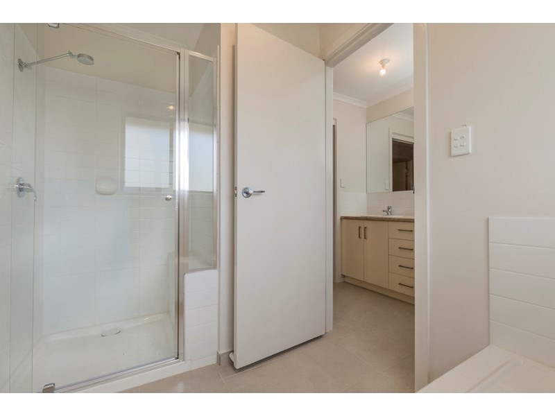 18 Hughes Street, Bell Park VIC 3215