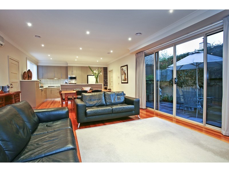 1 Saffron Street, Newtown VIC 3220