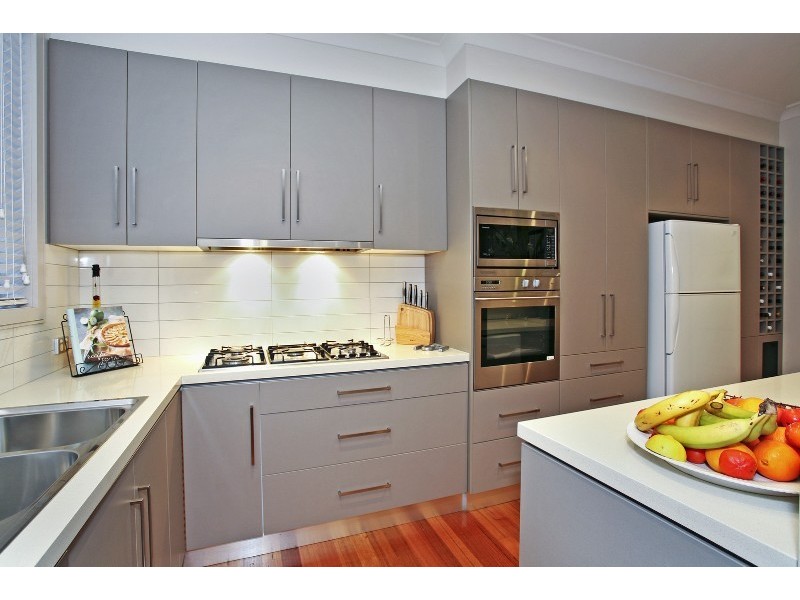 1 Saffron Street, Newtown VIC 3220