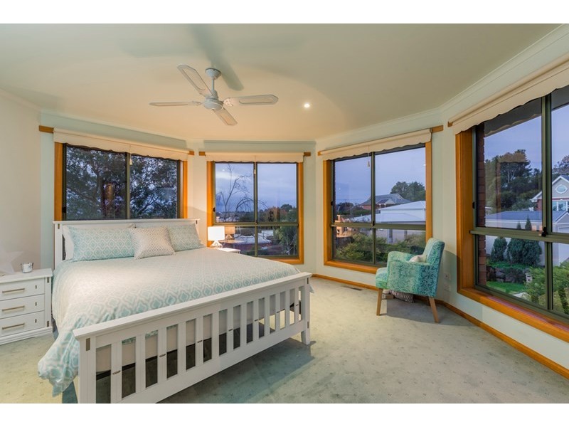 13 Leilani Court, Highton VIC 3216