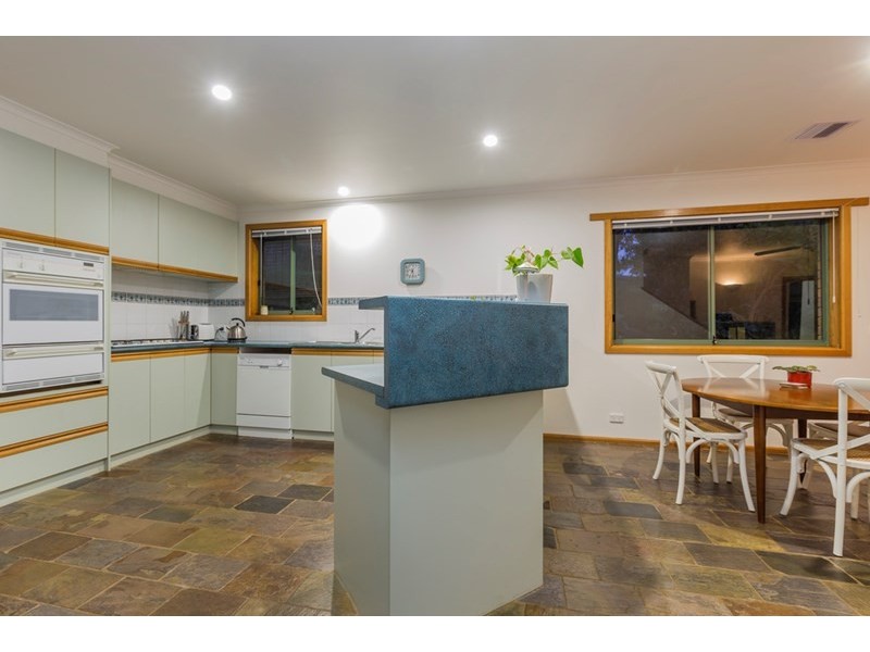 13 Leilani Court, Highton VIC 3216