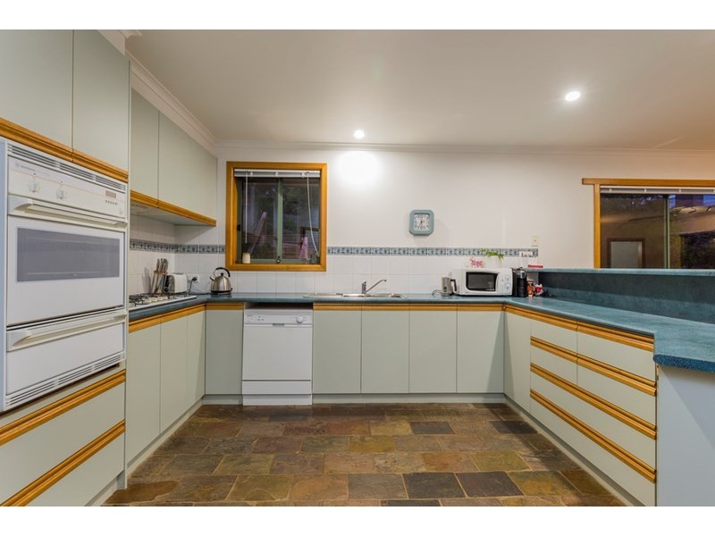 13 Leilani Court, Highton VIC 3216