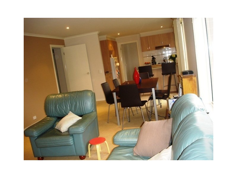 2/27 Barnfather Street, Thomson VIC 3219