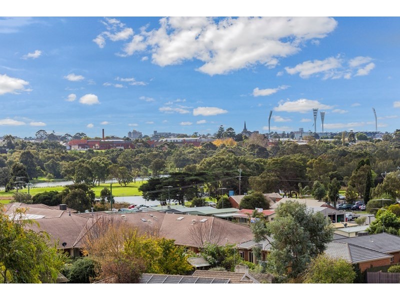 24 Victoria Terrace, Belmont VIC 3216