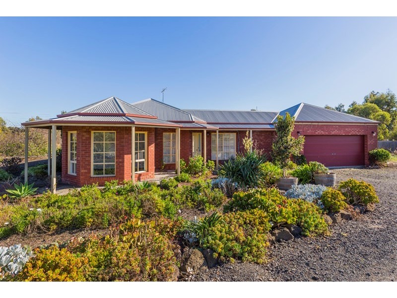 12 Broom Road, Lethbridge VIC 3332