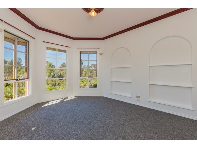 12 Broom Road, Lethbridge VIC 3332