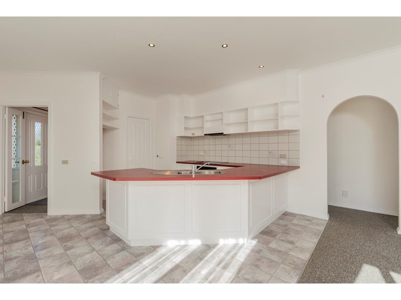 12 Broom Road, Lethbridge VIC 3332