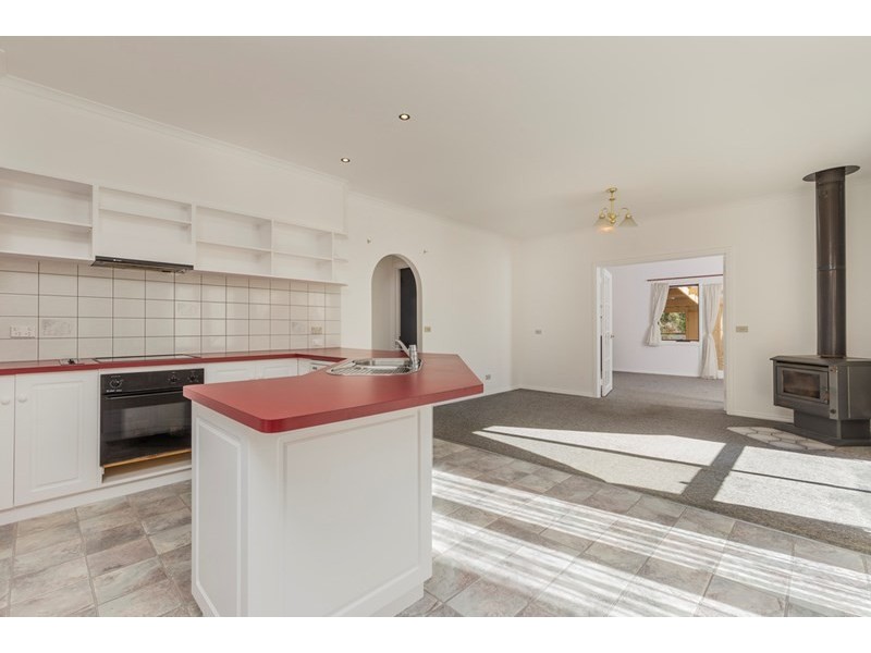 12 Broom Road, Lethbridge VIC 3332